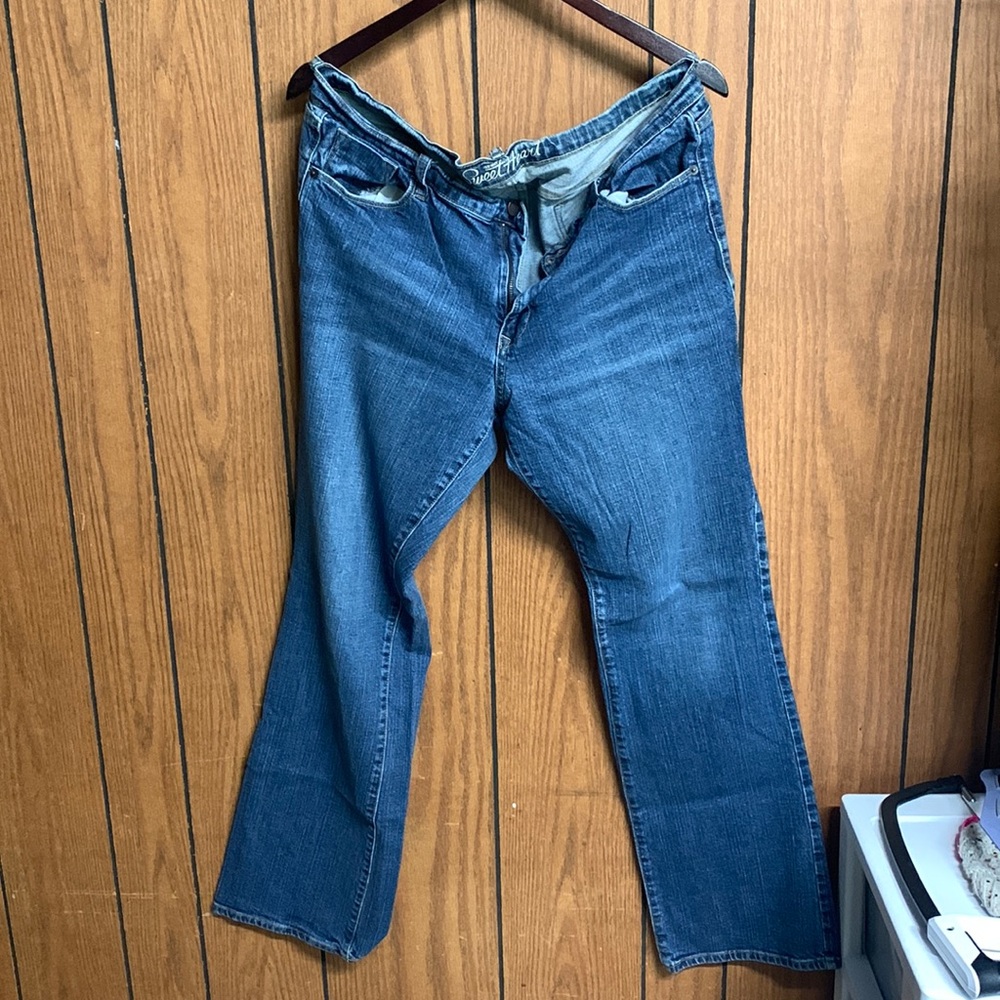 Old Navy Women’s Sweetheart jeans. Size 16 Long.